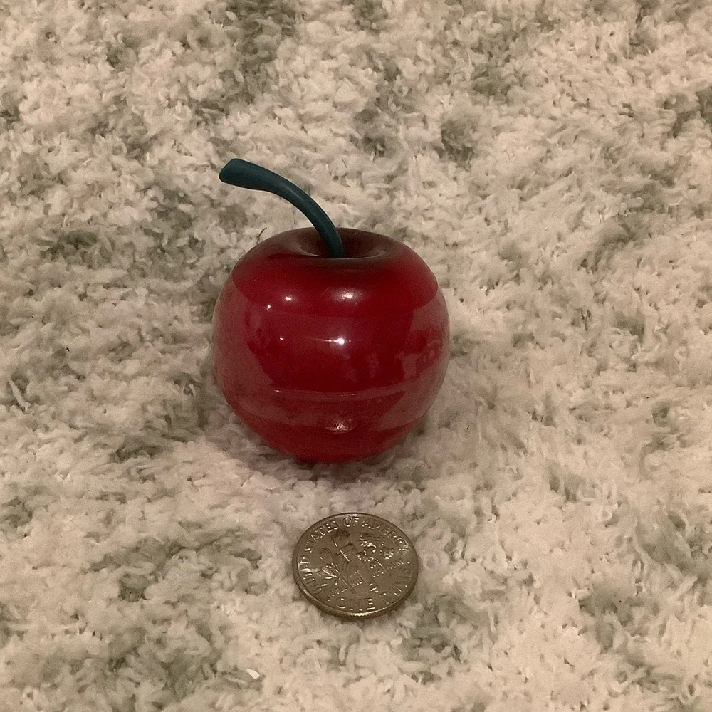 Red Cherry Lip Gloss NWT Beauty Treats cruelty Free 1.5” x 1.5” - Picture 6 of 14